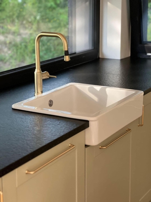 Szeroki wybór blatów granitowych